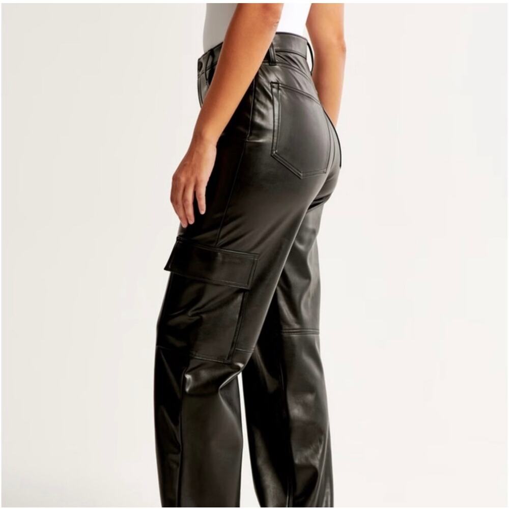 Abercrombie & Fitch 90's Relaxed Black Vegan Leather Pants Size 29/8